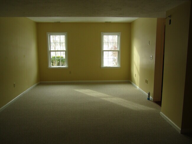 Bonus Room/Game Room on Level 1 - 54 Bjorklund Ave