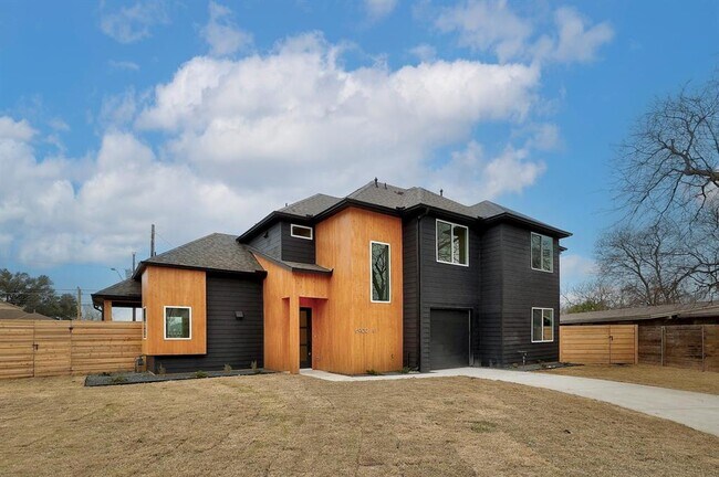 Building Photo - 6900 Reese Ln