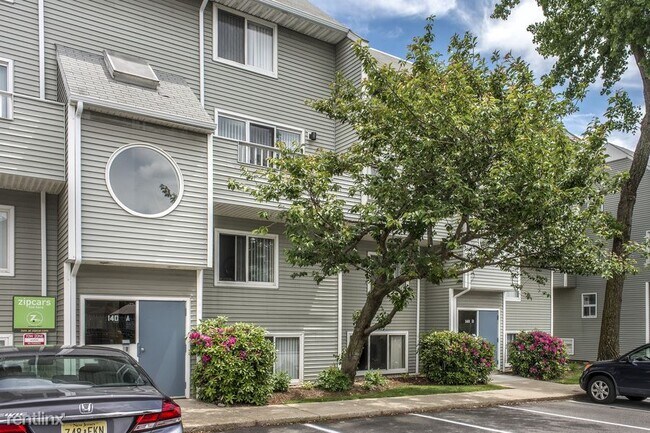 Foto del edificio - 3 br, 1.5 bath Townhome - 148 North Beacon...
