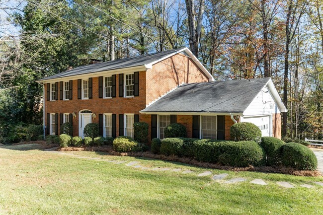 Building Photo - Fully Updated Sandy Springs Classic Tradit...