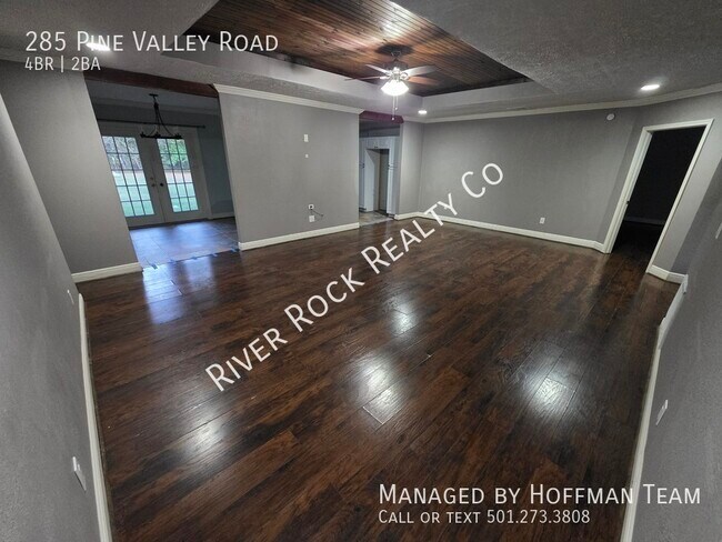 Foto del edificio - 285 Pine Valley Rd