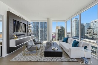 Building Photo - 1050 S Grand Ave