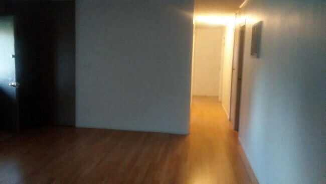 Building Photo - 3351 N Kinser Pike