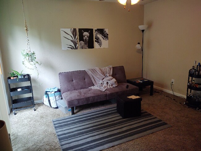 Foto del edificio - 1745 W 24th St