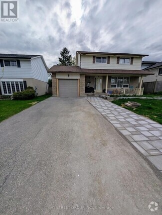Building Photo - 892 Carnaby Crescent