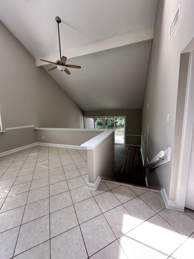 Foto del edificio - Exclusively Offered by Muse Realty Rentals...