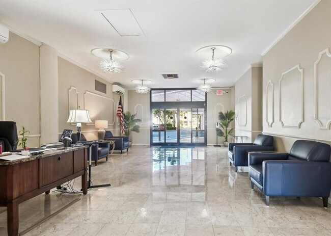Foto del edificio - 10355 Paradise Blvd