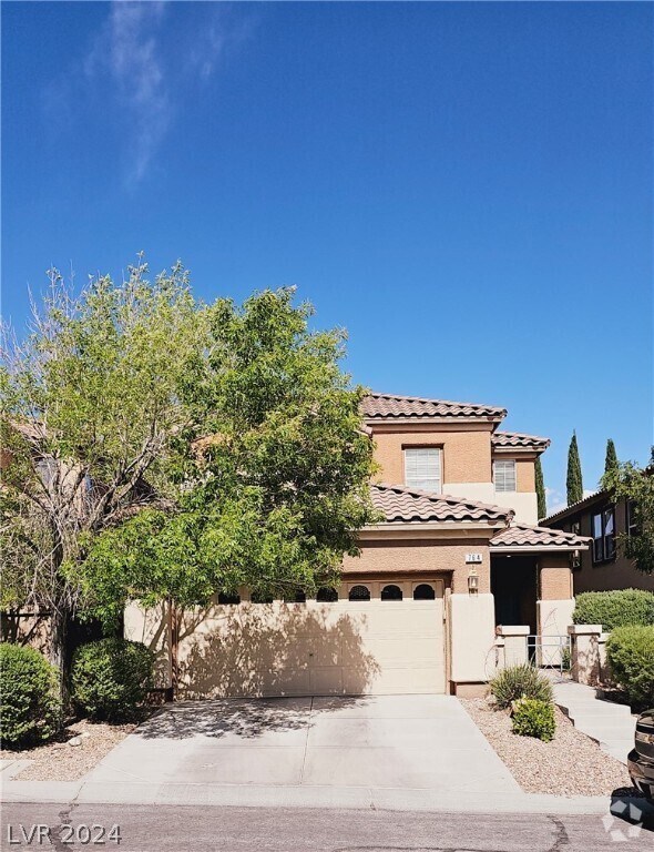 Hillstone at the Summerlin Vistas Apartments for Rent with Parking