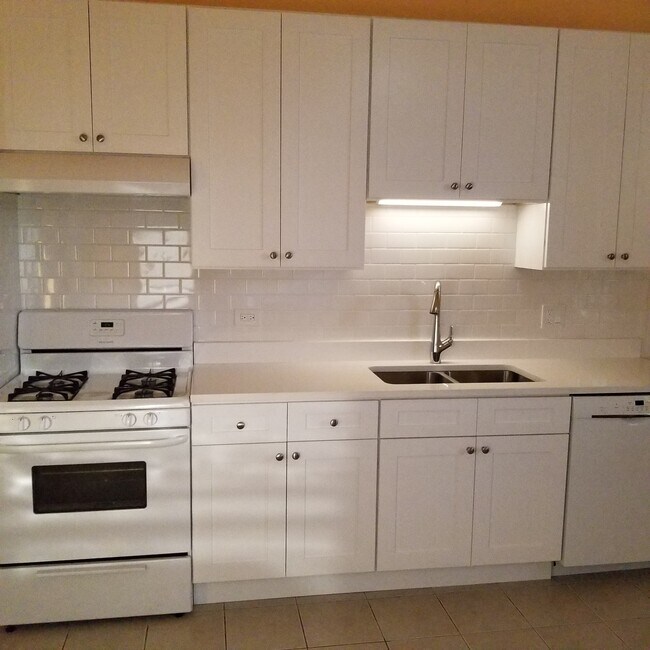 Foto del edificio - 1629 N Kimball Ave