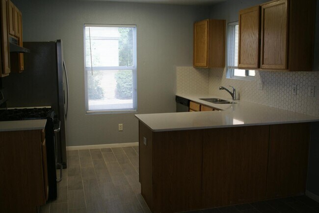 Building Photo - 3224 Mountainside Pkwy NE