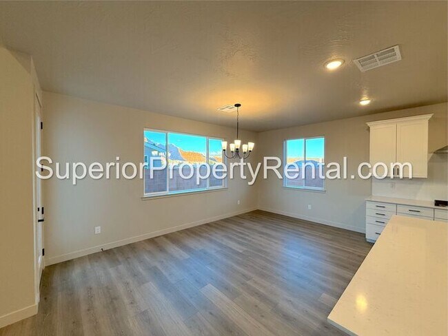 Foto del edificio - New 3 bed, 2.5 bath with 2 car garage home