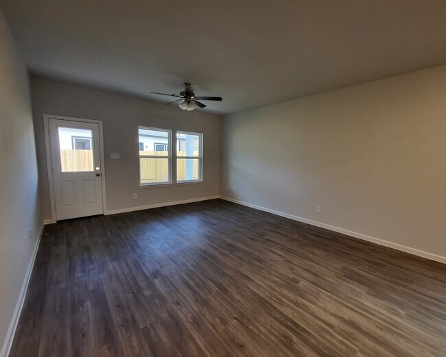 Foto del edificio - 8030 Peppercorn St