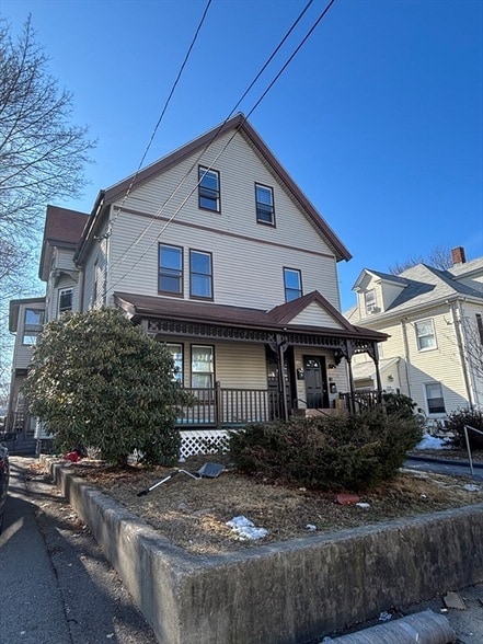 Primary Photo - 713 Metropolitan Ave