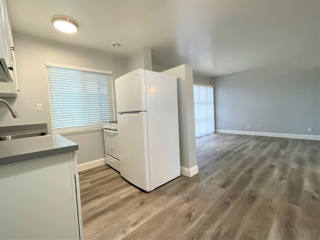 Interior Photo - Sunset Crossings at 3401 Balmoral Drive, S...