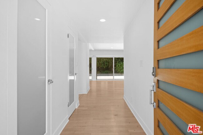 Foto del edificio - 11770 Chenault St