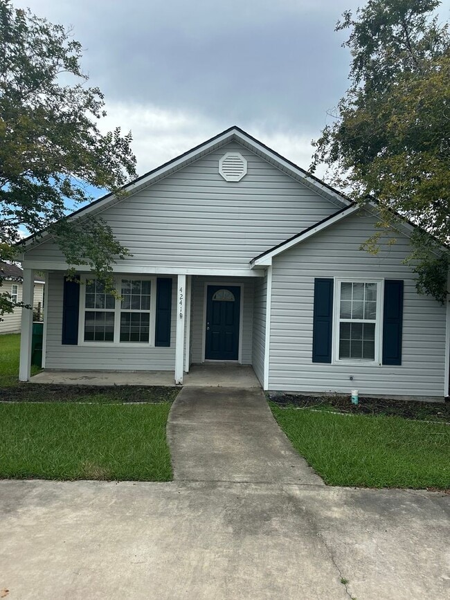 Building Photo - 4241 Wilshire Dr
