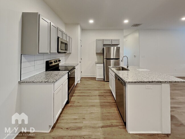 Foto del edificio - 5812 E Bristol Cir