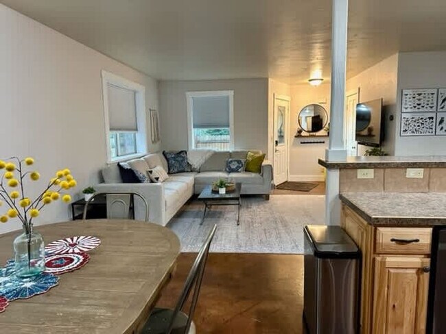 Foto del edificio - 816 Reedy Ln