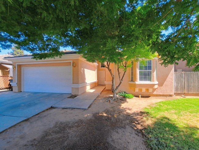 Building Photo - Comfortable Living in a Pet-Friendly Home ...