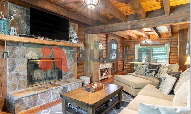 Foto del edificio - Log cabin home minutes to Downtown Chattan...