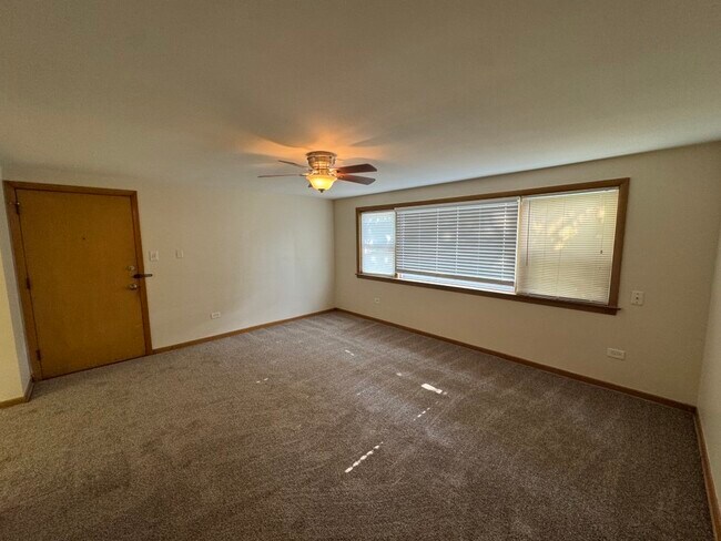 Foto del edificio - 4752 N Menard Ave