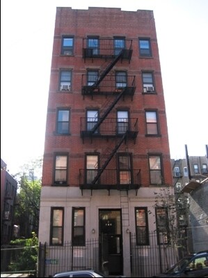 Building Photo - 170 E 100th St