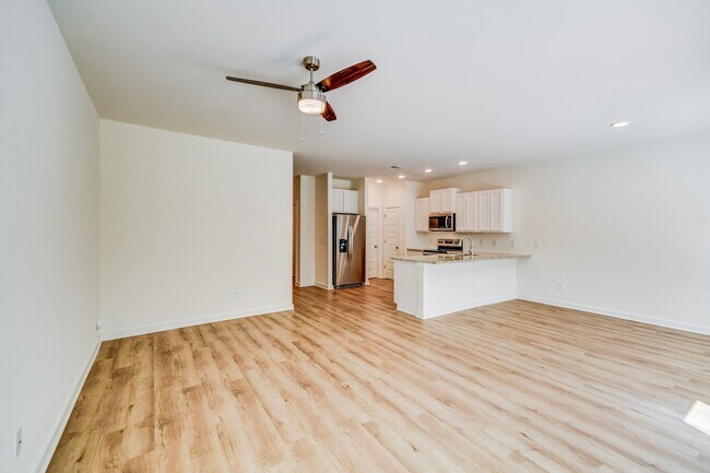 Foto del edificio - 8 Deer Creek Dr