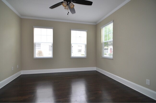 Building Photo - 1407 S Bay Villa Pl