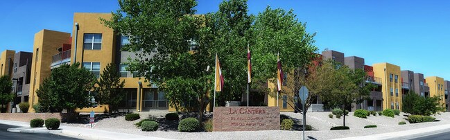 Foto del edificio - La Cantera Senior Apartments