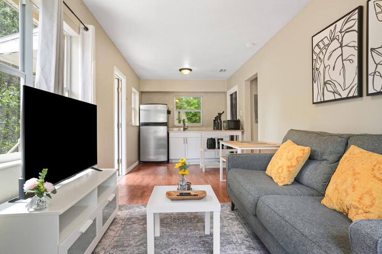 Foto principal - 3404 1/2 N 11th St