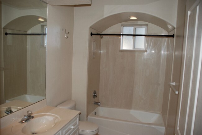 Foto del edificio - 3705 Lafayette Dr NE