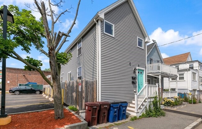 Building Photo - 25 Beachland Ave
