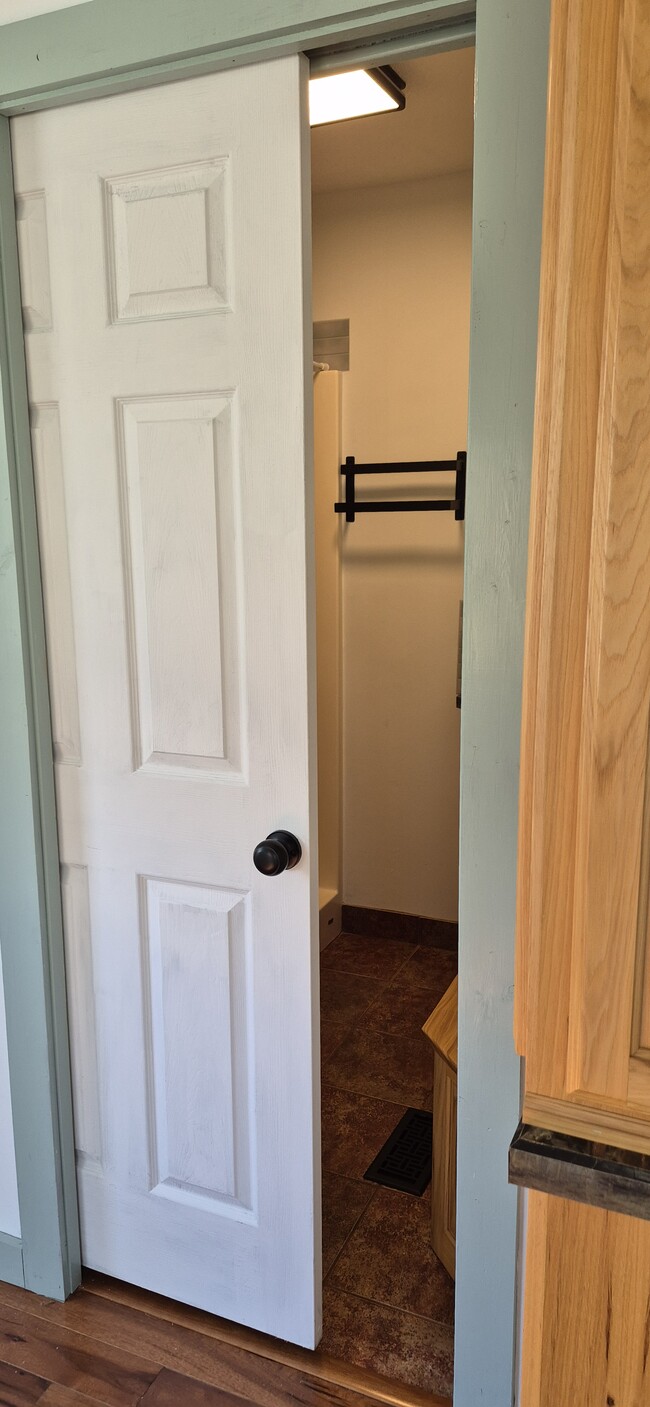 Bathroom sliding door - 216 Waitsboro Xing