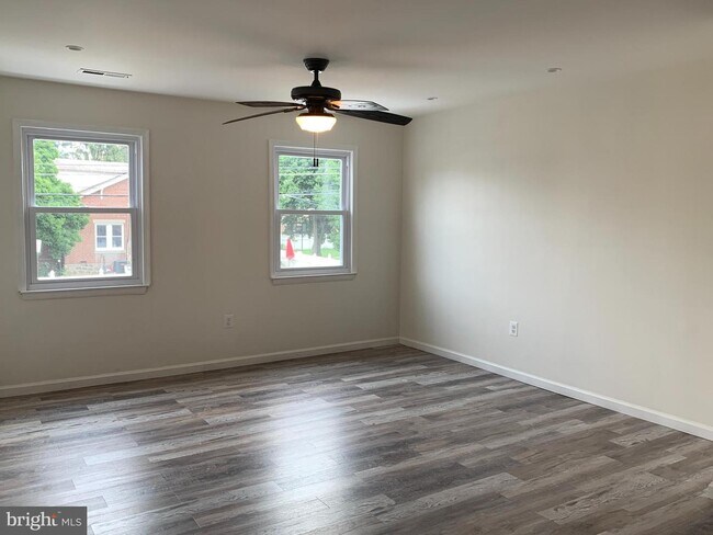 Foto del edificio - 7926 Cottage St