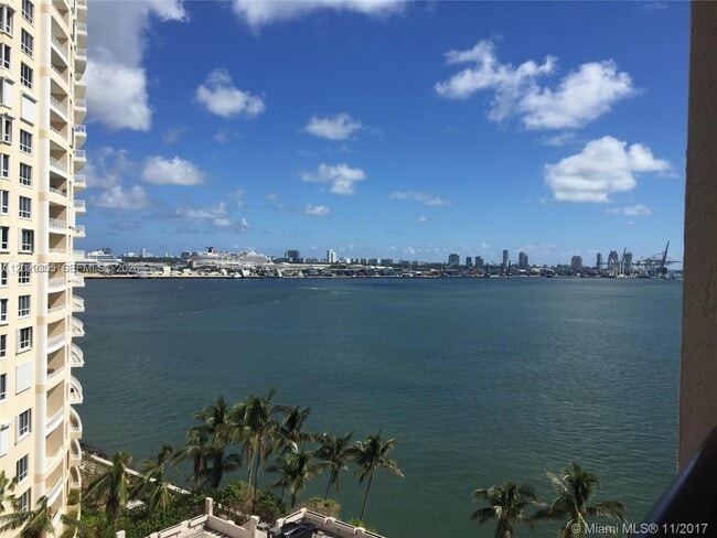 Building Photo - 540 Brickell Key Dr