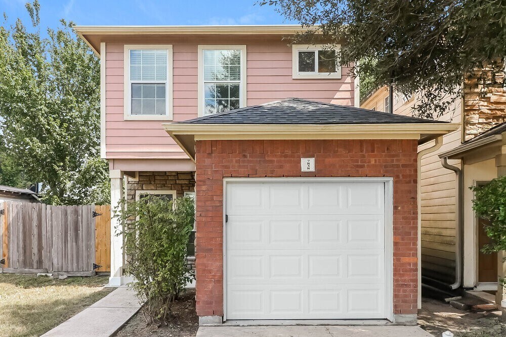 Foto principal - 7838 Dyer St