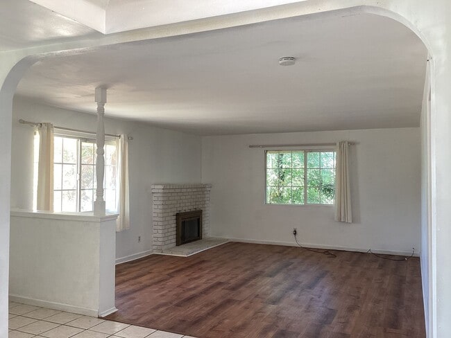 Foto del edificio - 4761 E Richert Ave