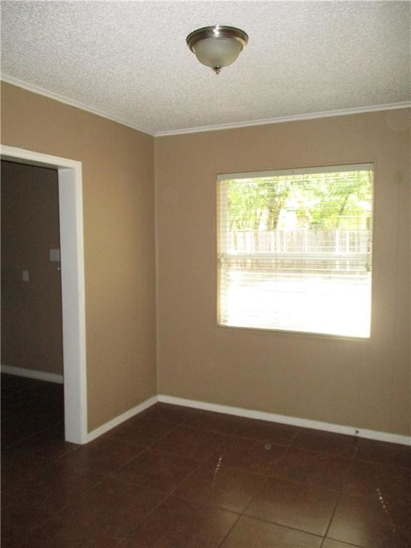 Building Photo - 1718 Emerald Dr
