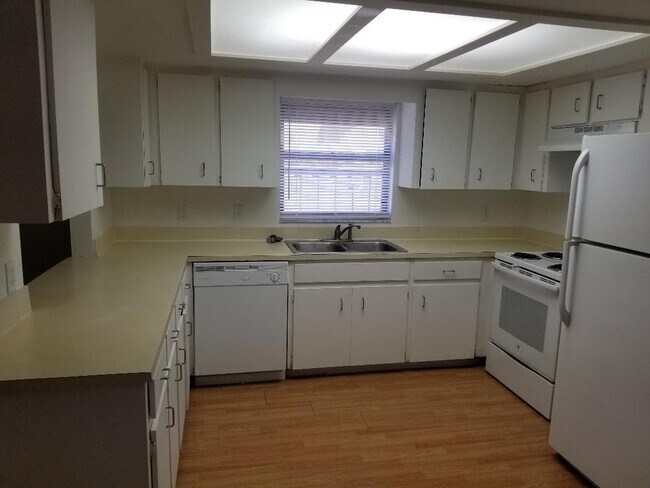 Building Photo - Two-Bedroom Home with Bonus Room in Winter Haven