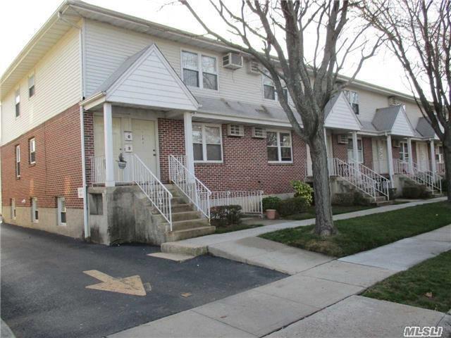 Foto del edificio - 16 W Valley Stream Blvd