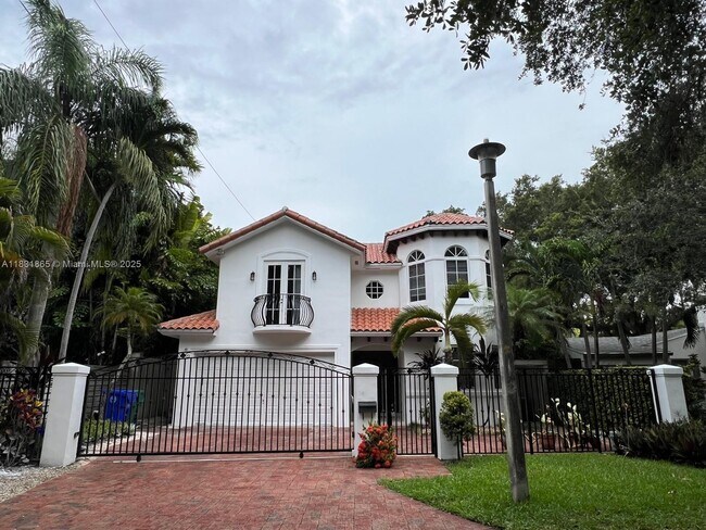 Foto del edificio - 4110 Pamona Ave