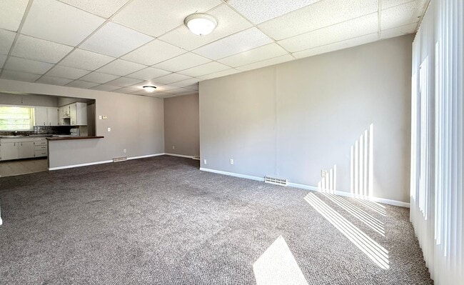 Foto del edificio - Easy to Maintain 2 Bed Home with Attached Garage