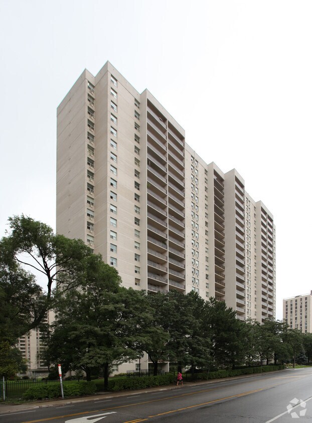 Photo principale - 155 Marlee Ave