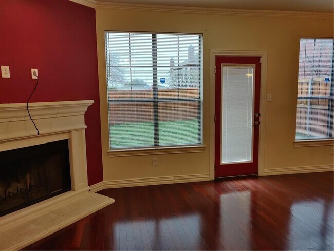 Building Photo - 1209 Plaza Way Dr