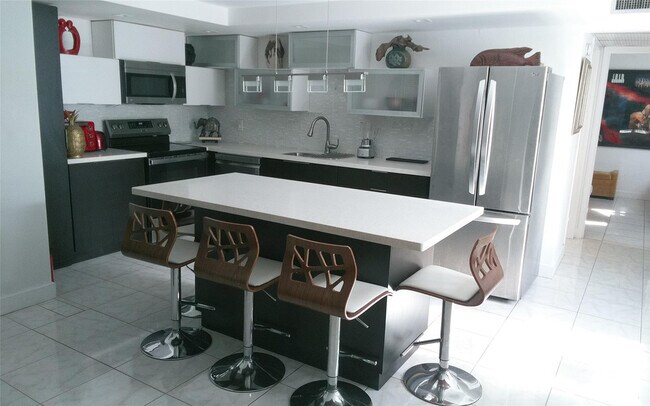 Building Photo - 307 Saxony Dr