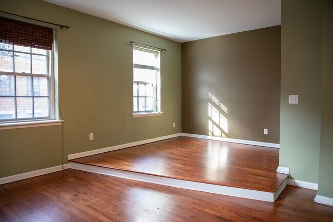 Building Photo - 227 Christopher Columbus Dr