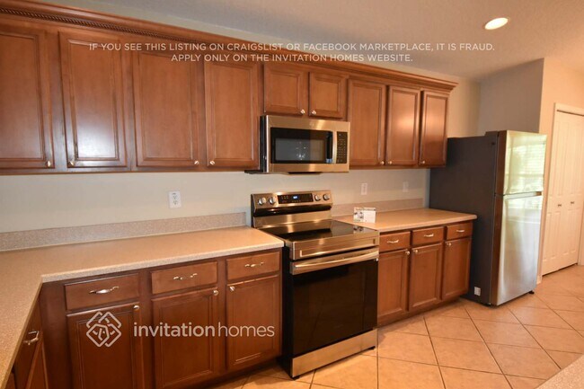 Foto del edificio - 6421 Bridgecrest Dr