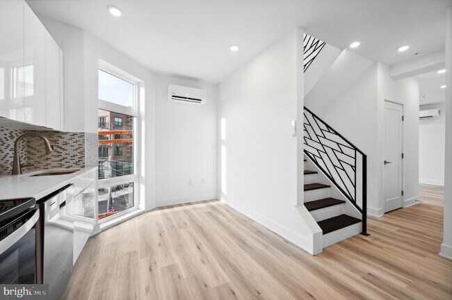 Building Photo - 2301 Grays Ferry Ave
