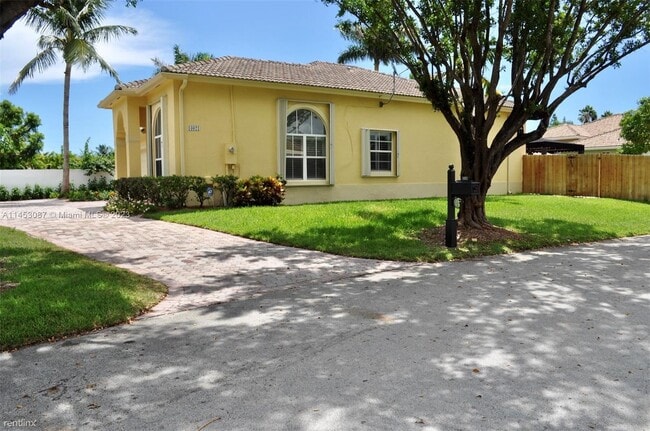 Building Photo - 4 br, 3 bath House - 16021 SW 90th Ct