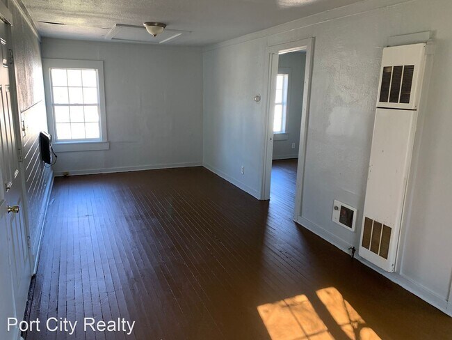 Building Photo - 1 br, 1 bath House - 2470 Barbara